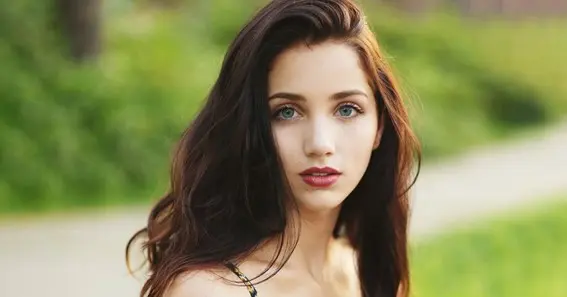 How Emily Rudd Built Her Net Worth